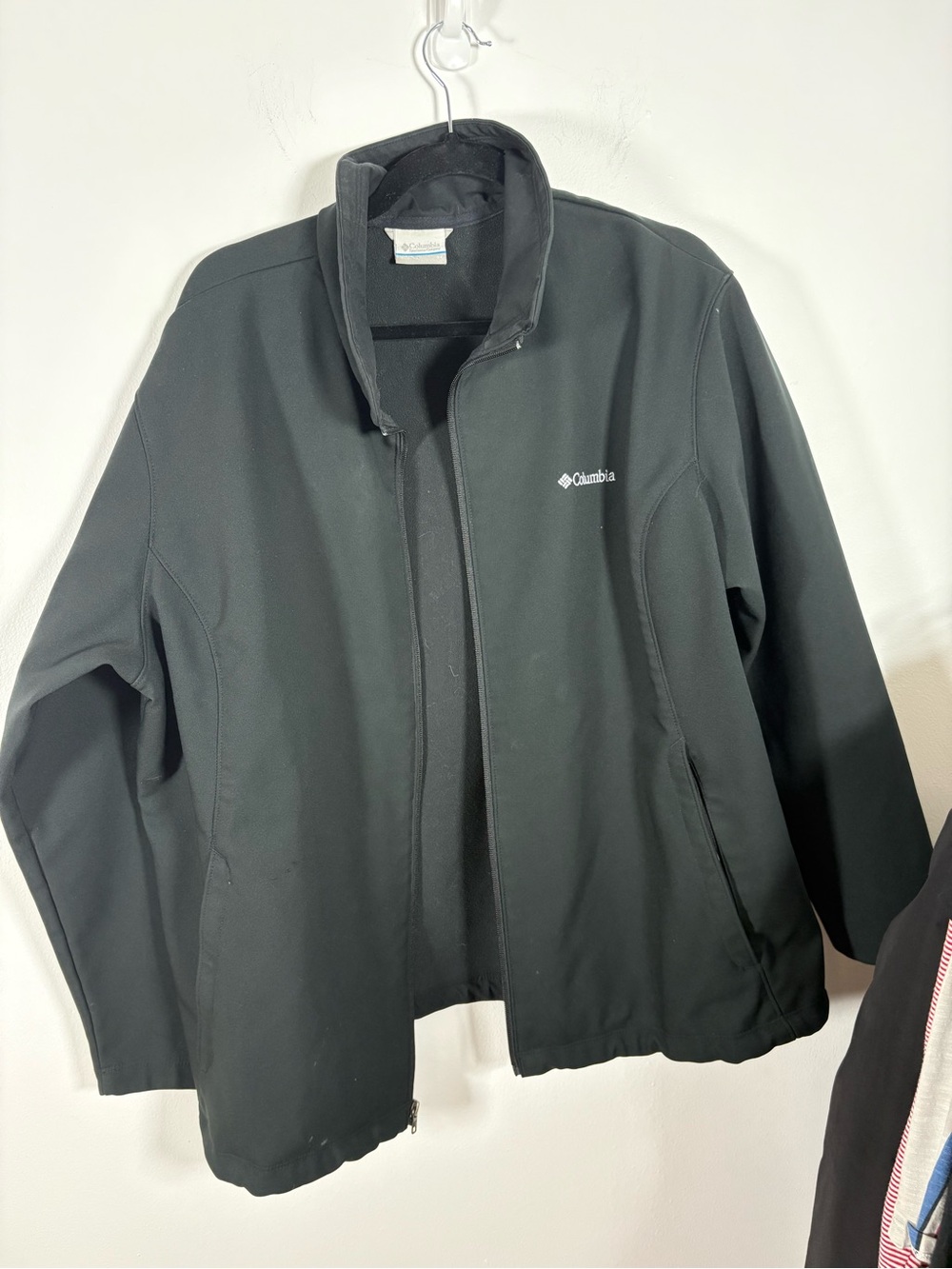 Columbia Men’s Black Performance Softshell Jacket